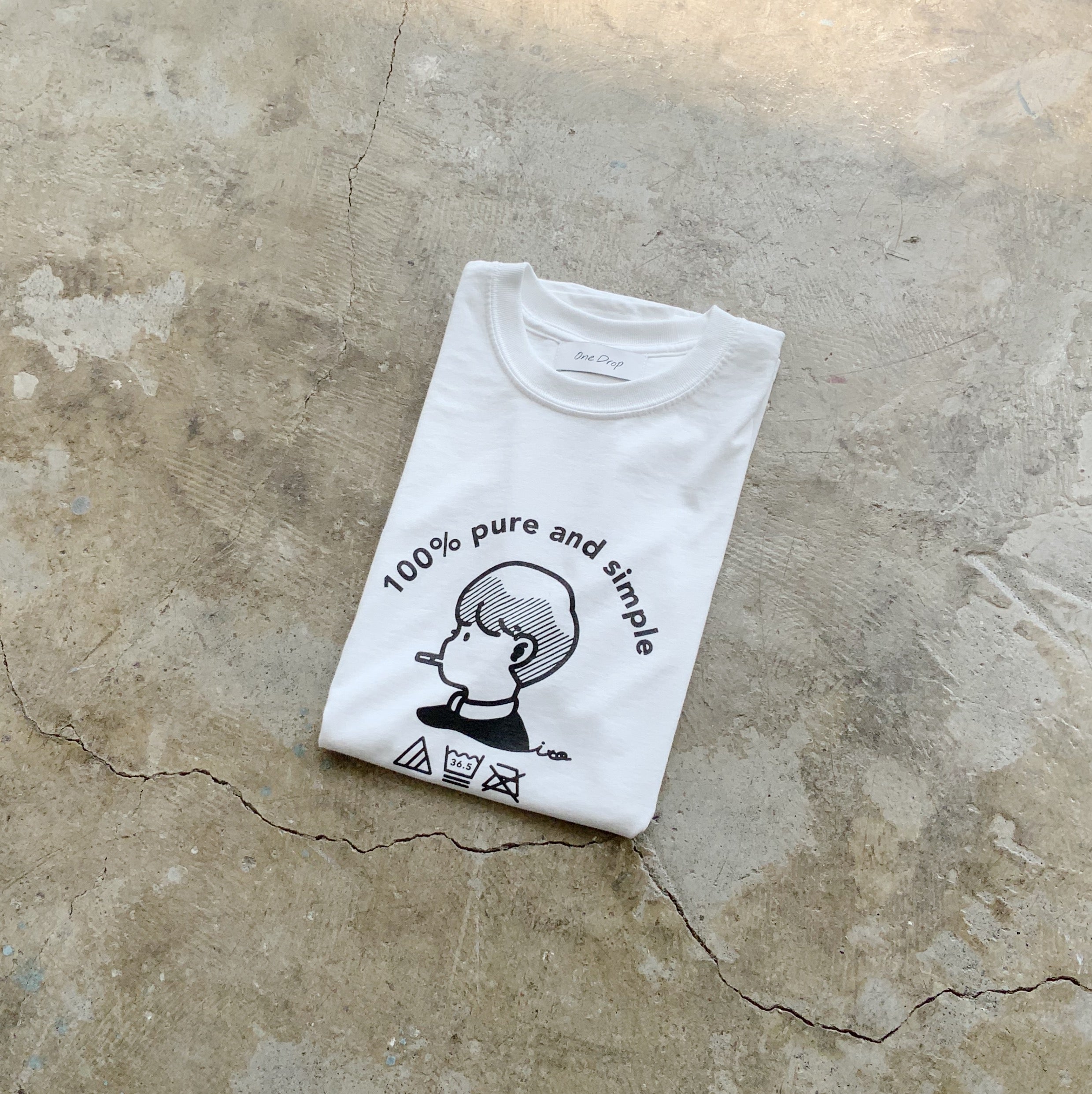 ito laundry boy T-shirt
