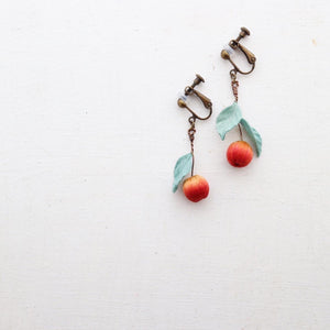 Kahon 苹果公主 clip-on earrings